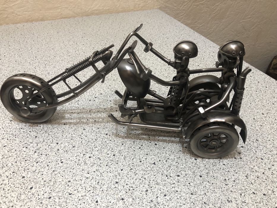 Колекція металевих мотоциклів