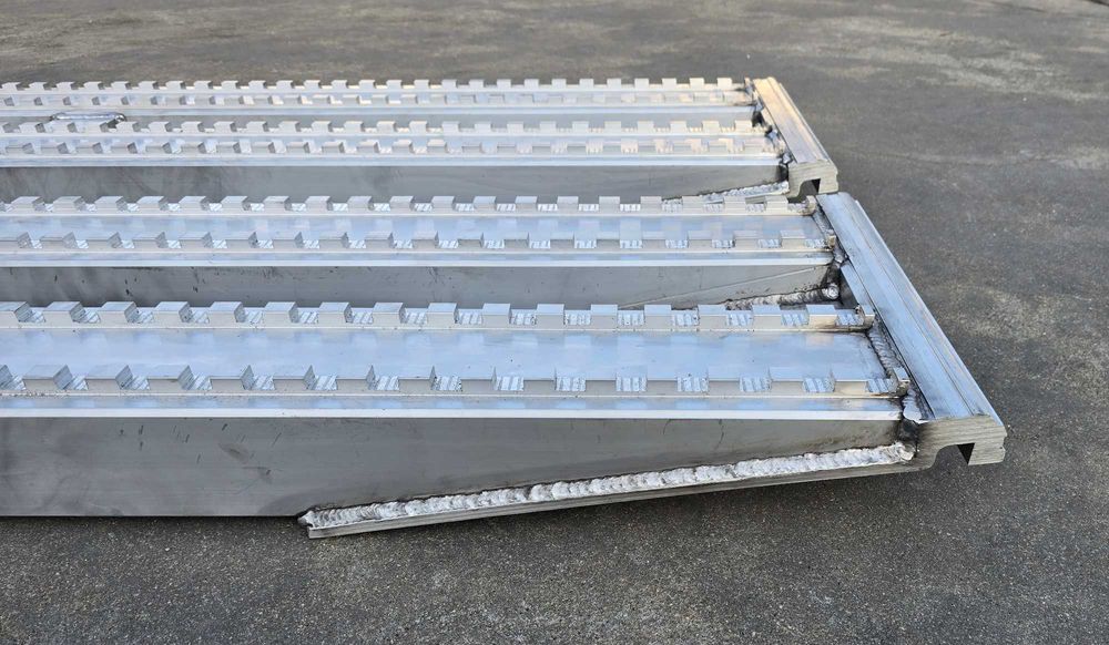 Najazdy aluminiowe PROFESSIONAL 2000x380x90mm mocowanie na płetwę 7ton