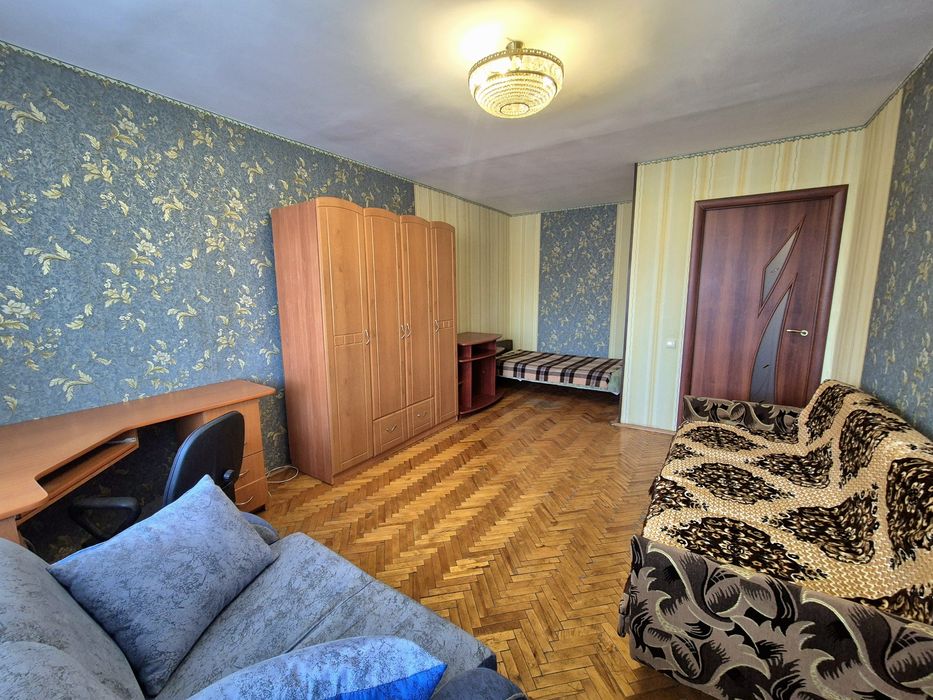 Здам однокімнатну біля м. Святошино. 3 поверх, газ.