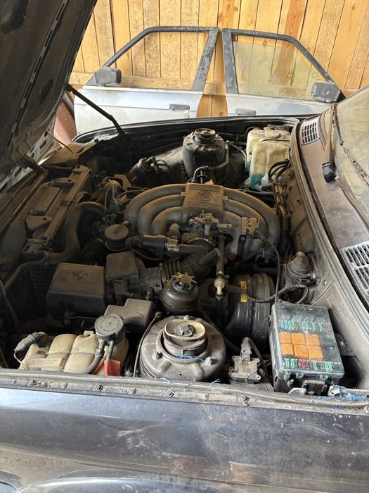 BMW E30 4x4 sedan