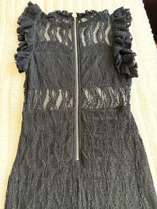 Vestido festa renda preto com transparencias tamanho M