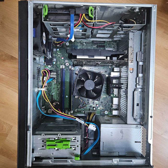 FujitsuEsprimo P757/E90+ i5 6500/DDR4 8GB/PCIe 256ГБ+RX 6300 2Gb GDDR6