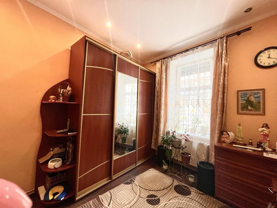 Продаж 2-кімнатної квартири в центрі міста