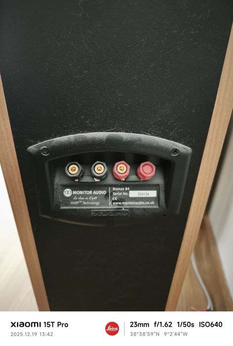 Colunas monitor audio