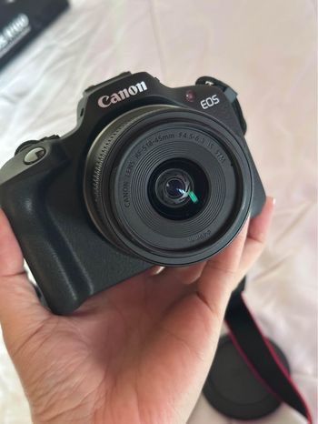 Maquina Fotografica Canon EOS R100