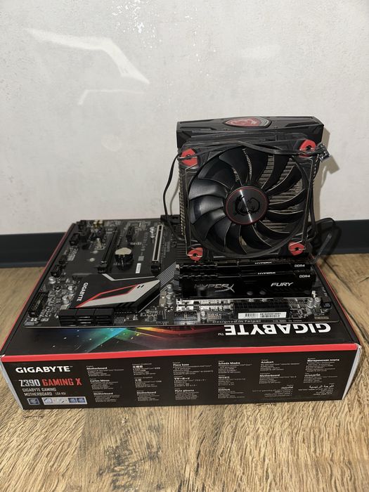 Комплект i5 9600k , gigabyte z390 , 16gb ddr4 2666 2x8gb, msi frozr L