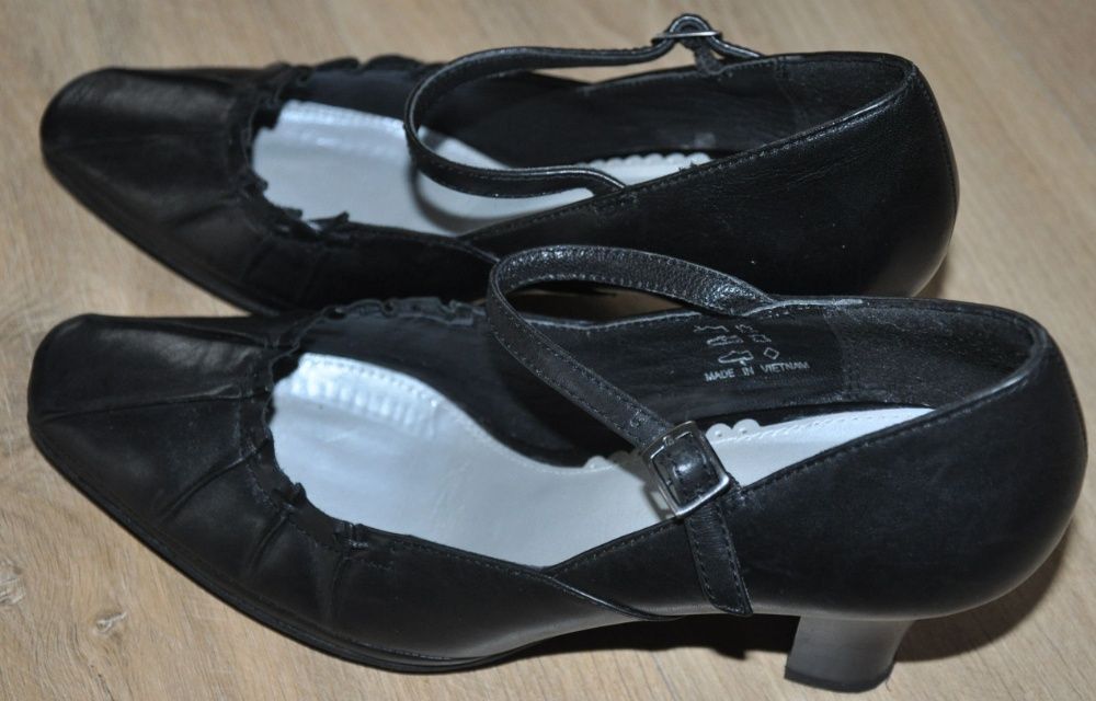 Czółenka R.38- J. Nowe, skórzane pantofle, półbuty - J. Ecco, Clarks