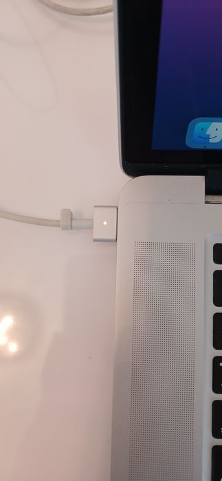 Продам macbook pro