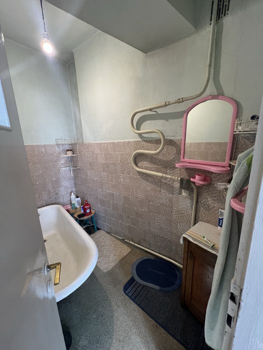 Продаж 2 км квартири у центрі міста