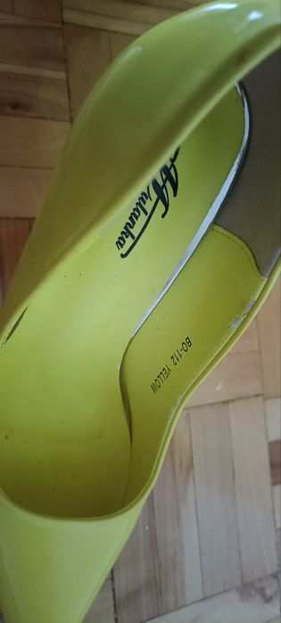 Szpilki Mulanka 41 żółte