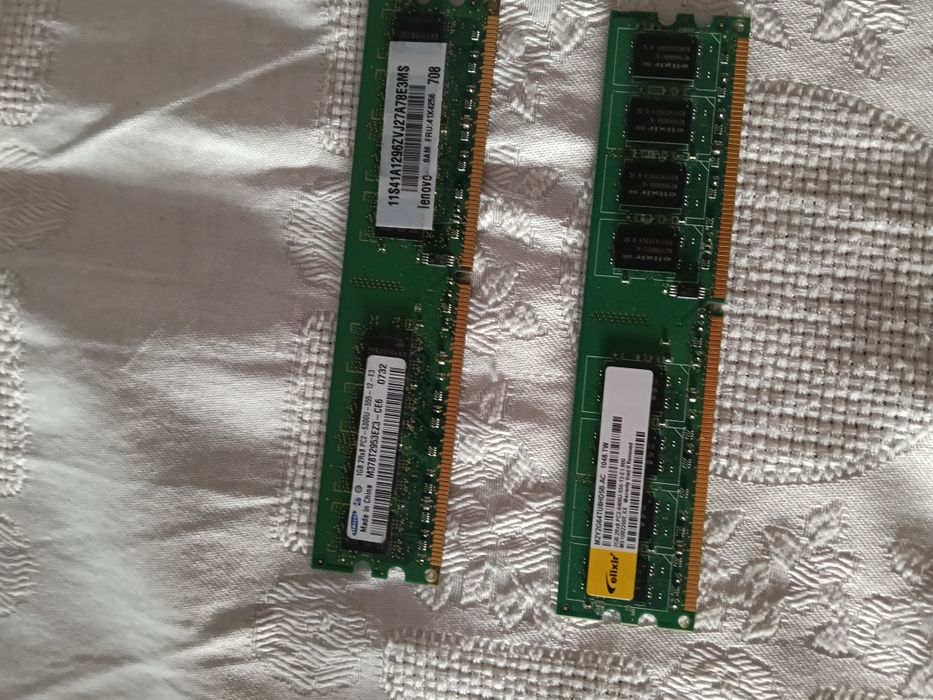 2 RAM Memory Modules: 1GB and 2GB64552119309314123