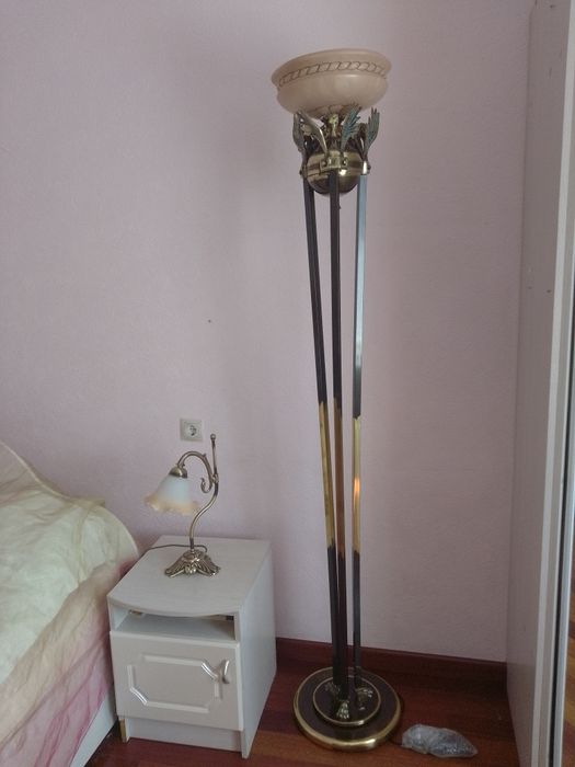 Люстра с Пегасами, камень.