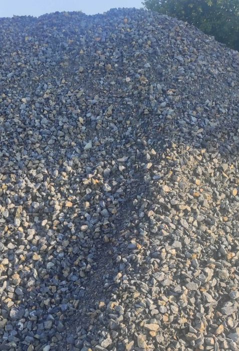 Tłuczeń kamień kruszywa wysiewka ziemia piasek wiślany