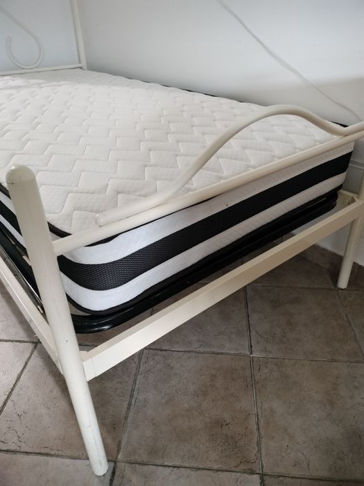 Cama com colchão