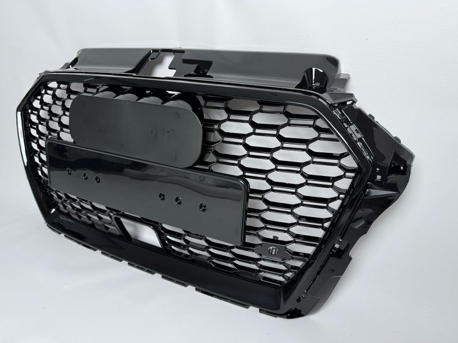 Audi A3 8V Atrapa Chłodnicy Plaster Miodu Grill 16-20 Czarny Połysk