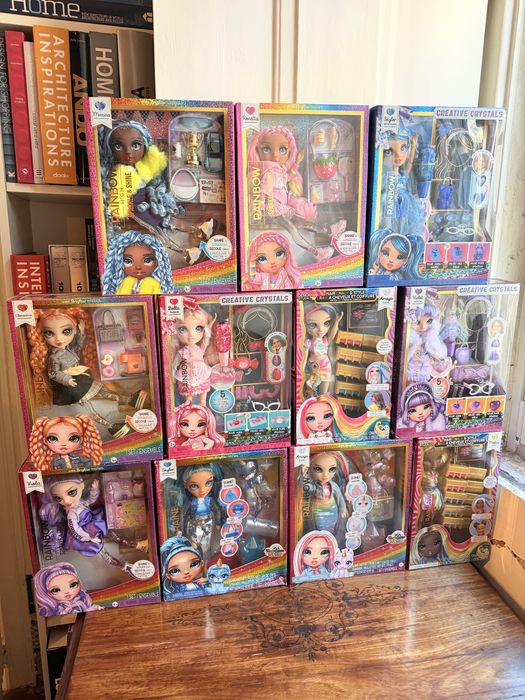Bonecas Rainbow High