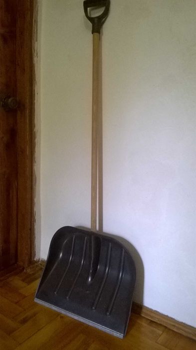 Совковая лопата для уборки мусора Только самовывоз