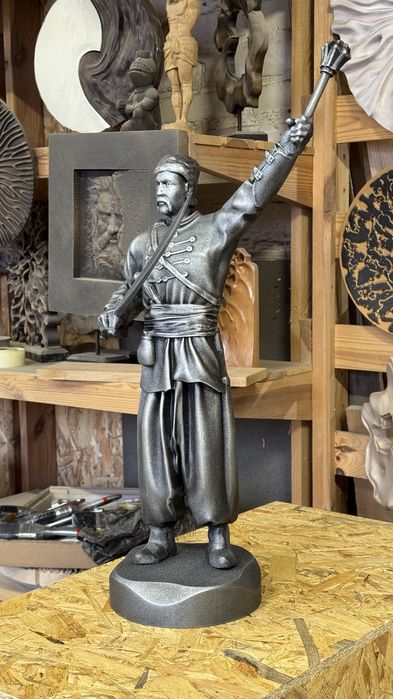 Авторська декоративно-деревʼяна, статуетка козака «Гетьман»