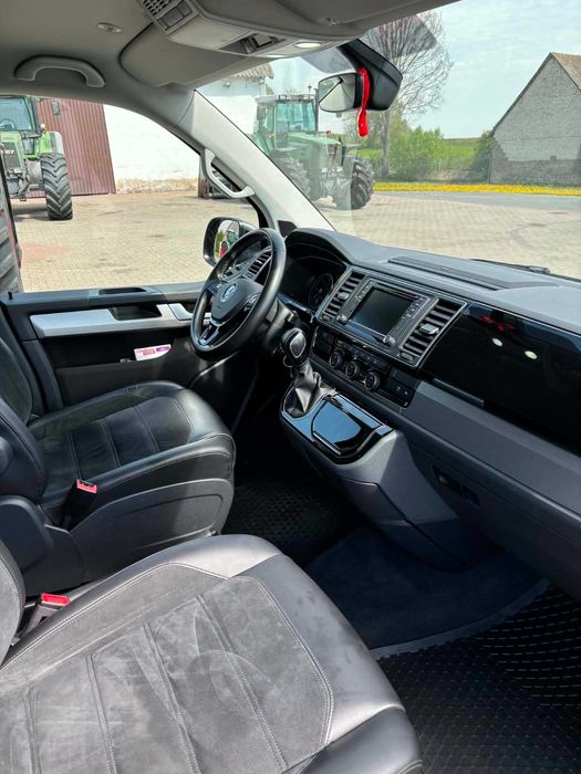 Samochód  Volkswagen Multivan Rok 2018