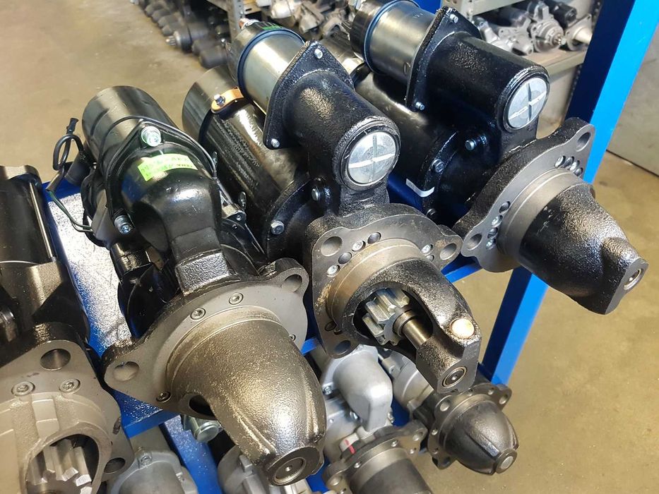 Rozrusznik Caterpillar Komatsu alternator Cummins Liebherr Hanomag Jcb