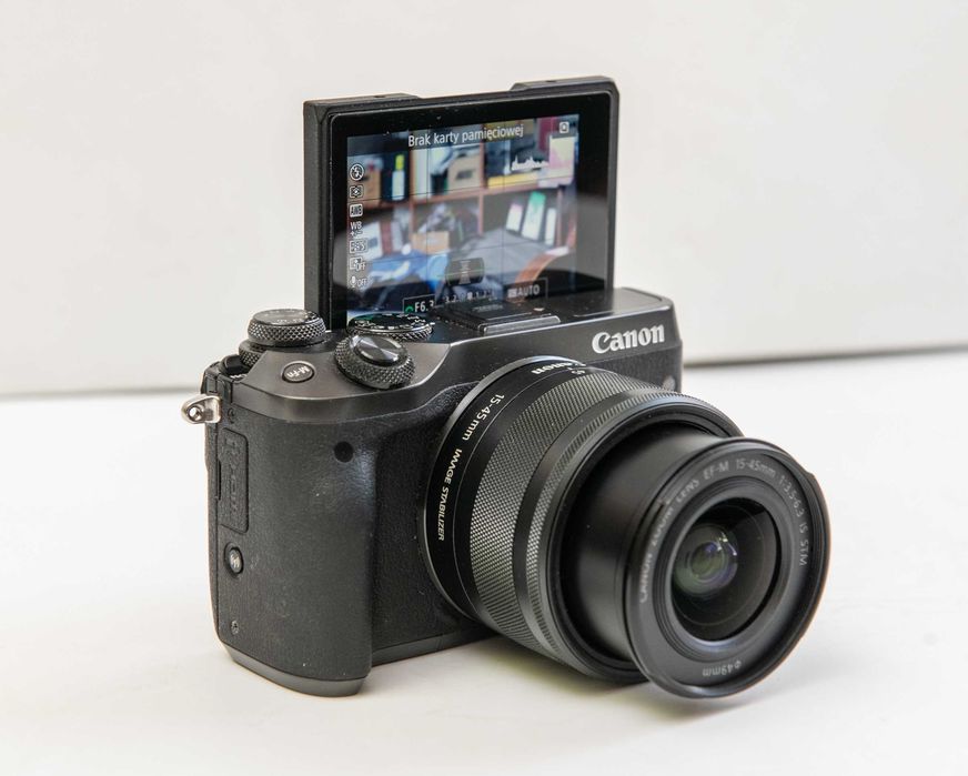 Canon EOS M6 - Matryca APS-C 24Mpx  + obiektyw 15-45 AF IS STM