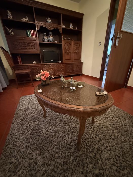 Móveis antigos em excelente estado