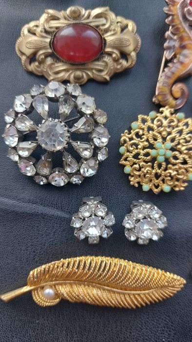 Брошки, серьги, кулоны