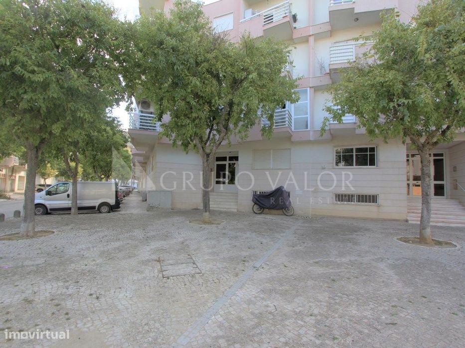 Apartamento T2 com parqueamento, Costa da Caparica