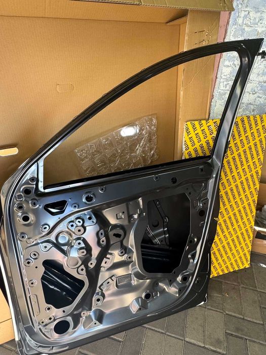 Двері передні праві Mazda CX-70  CX-90 нові оригінал