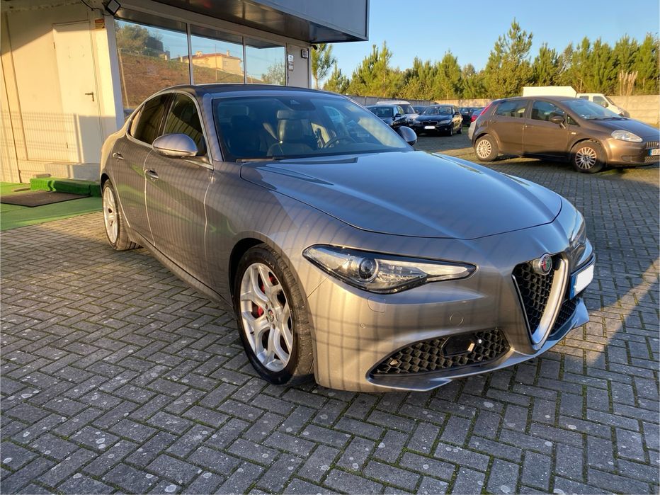 Alfa Romeo Giulia 2.2dA 180cv - Nacional- otimo estado - 1 dono