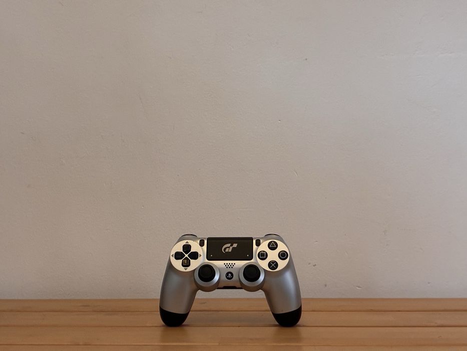 Playstation 4 Slim GT Edition