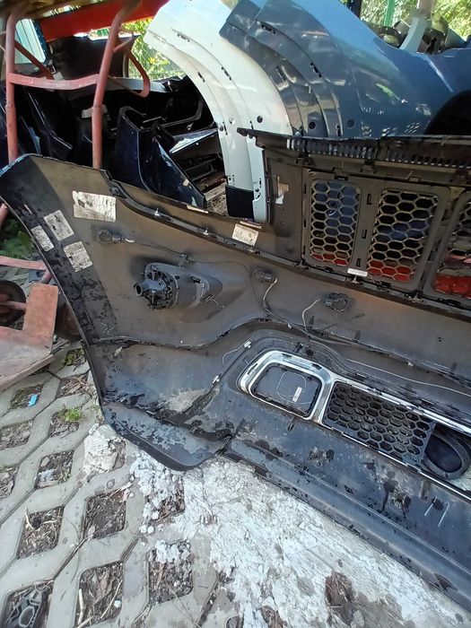 Zderzak przód przedni Jeep Grand Cherokee WK2 14-17
