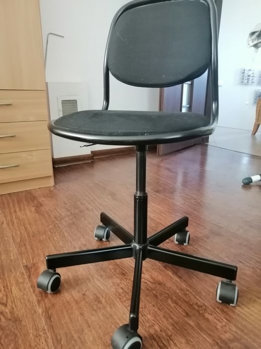 Sprzedam krzesło obrotowe ORFJALL  z IKEA dla dziecka