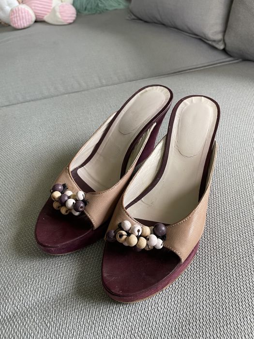 Klapki na obcasie 100% skóra