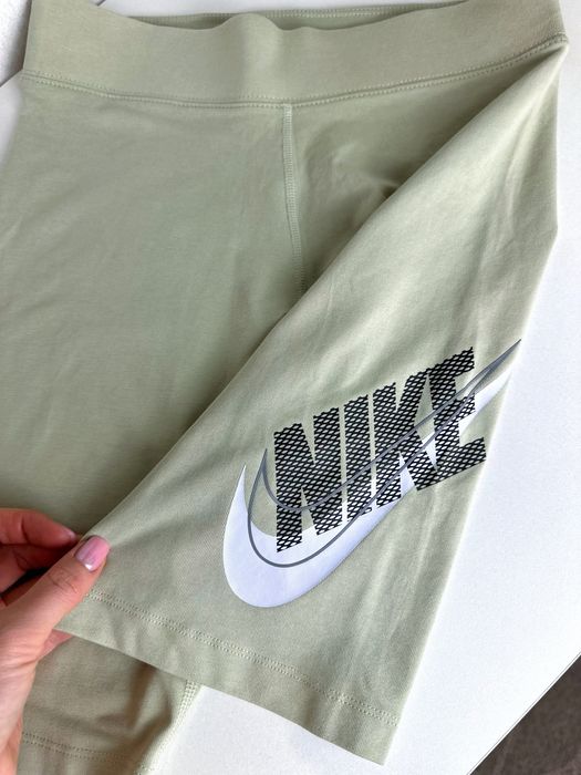 Жіночі велосипедки Nike