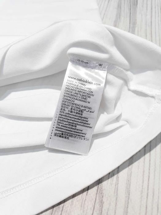 Футболка Calvin Klein розмір S-M