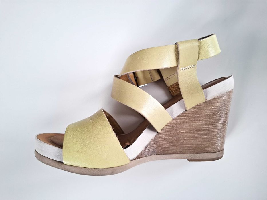 Buty Ryłko Relax - sandały na koturnie 36. Skóra naturalna