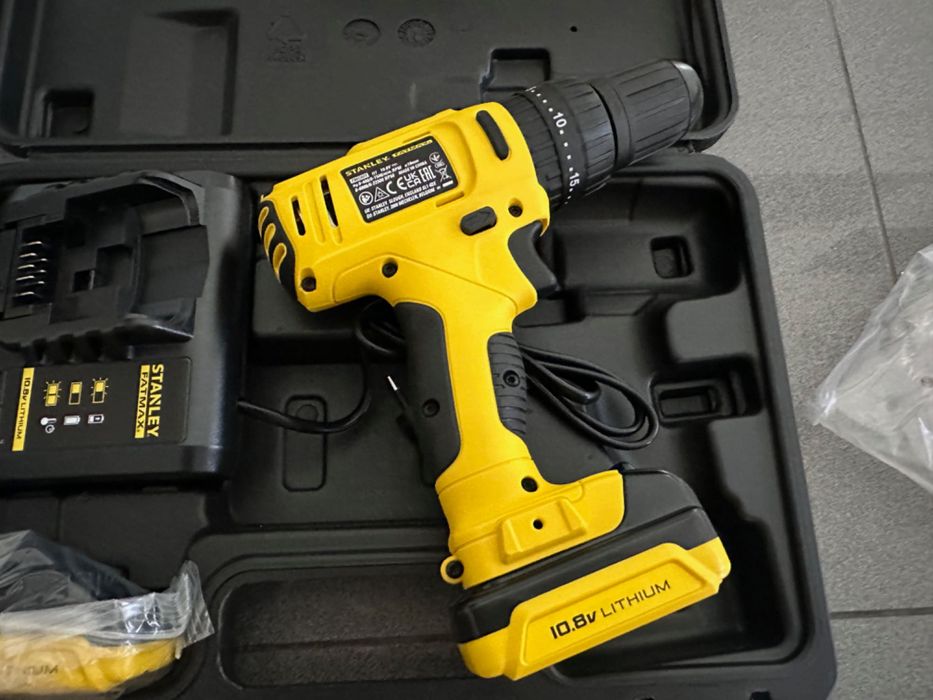 Berbequim Aparafusadora com Percussão Stanley Fatmax FMC021S2-QW 10.8V Novo em Caixa c/Fatura Garantia