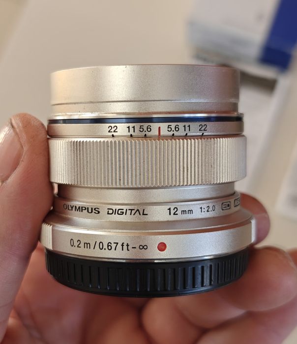 Obiektyw Olympus 12 mm F2 stan idealny