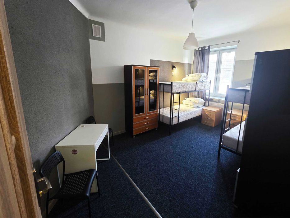 Hostel район Wlochy (ul Pryzmaty) хостел. 1-2-4 местные. 750 месяц / 250 неделя
