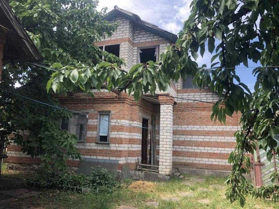 Продається 1/2 частина будинку в с. Гожули