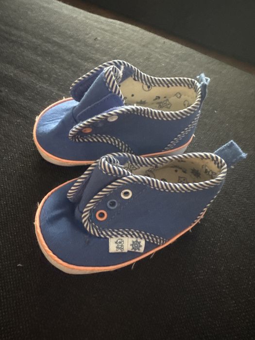 Tenisowki newborn 18 niechodki dla maluszka nowe