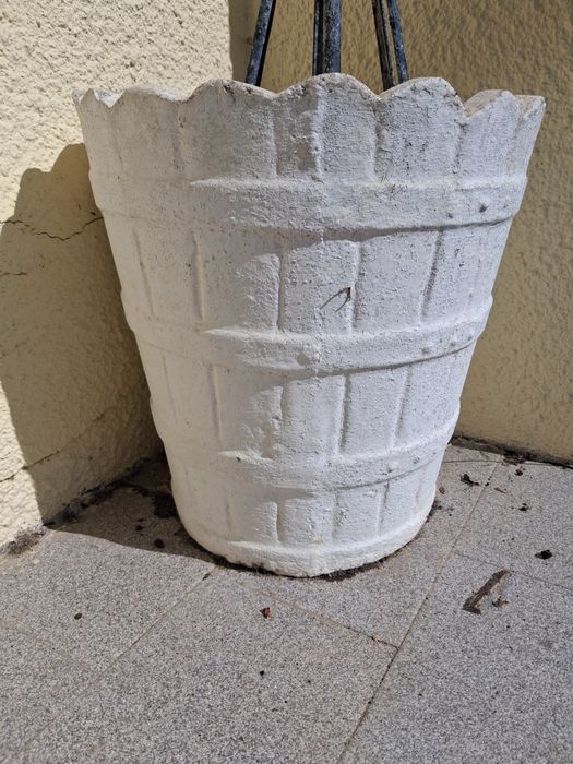 Vasos antigos brancos