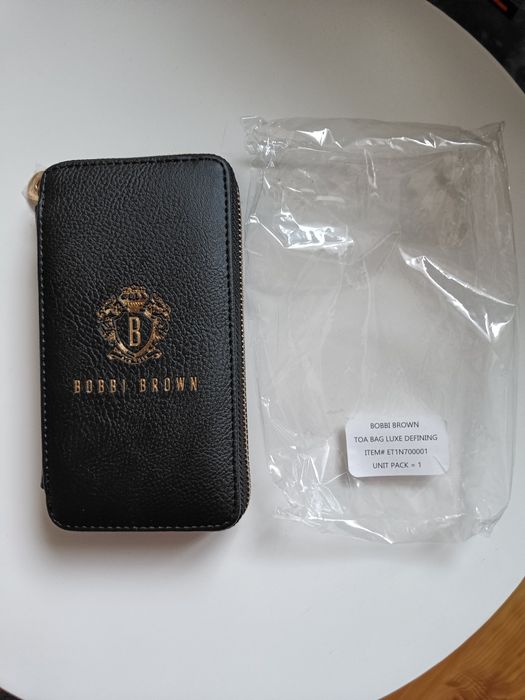 Skórzane etui na pędzle Bobbi Brown