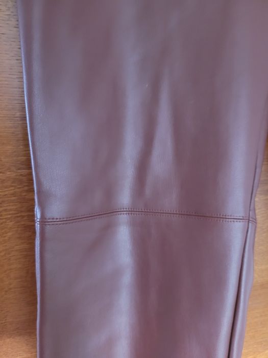 Brązowe spodnie z imitacji skóry rozmiar XL/42