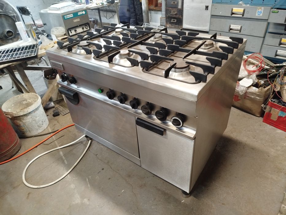 Газова плита професійна Zanussi.