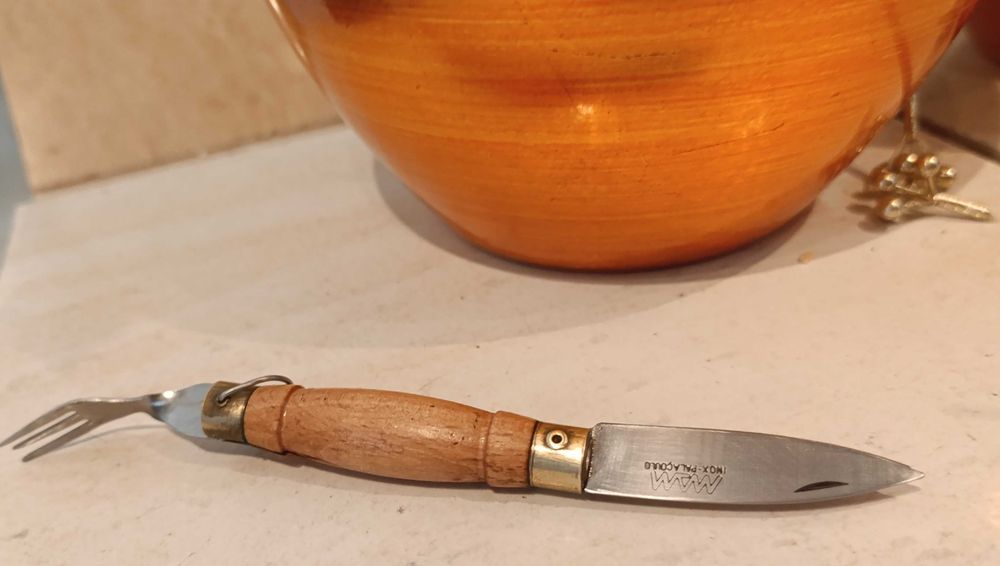 Porta Chaves,madeira com Canivete e garfo, lâmina MAM Inox  Palaçoulo