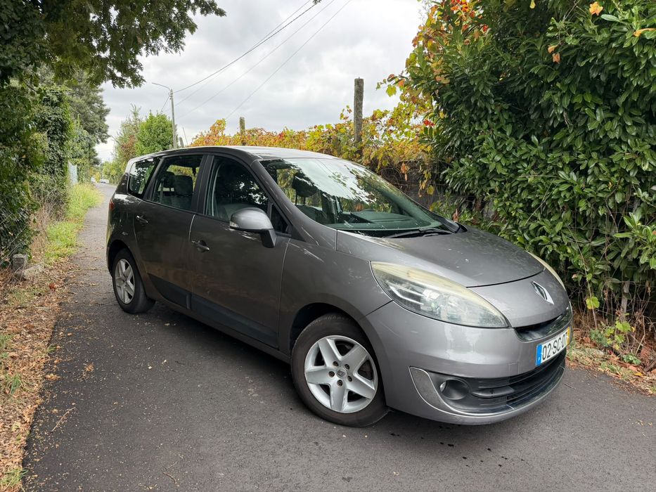 Renault Scenic 1.5 DCI ( 7 lugares ) — photo 5
