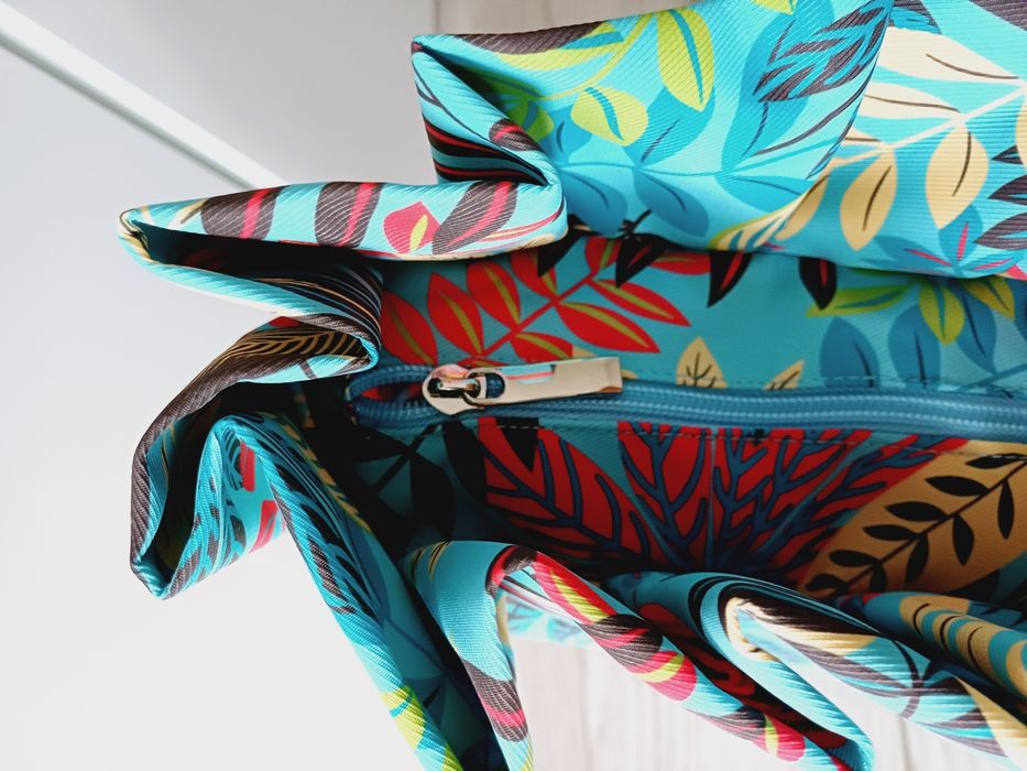 O Bag Mini, niebieski organizer w kolorowe liście do torebki