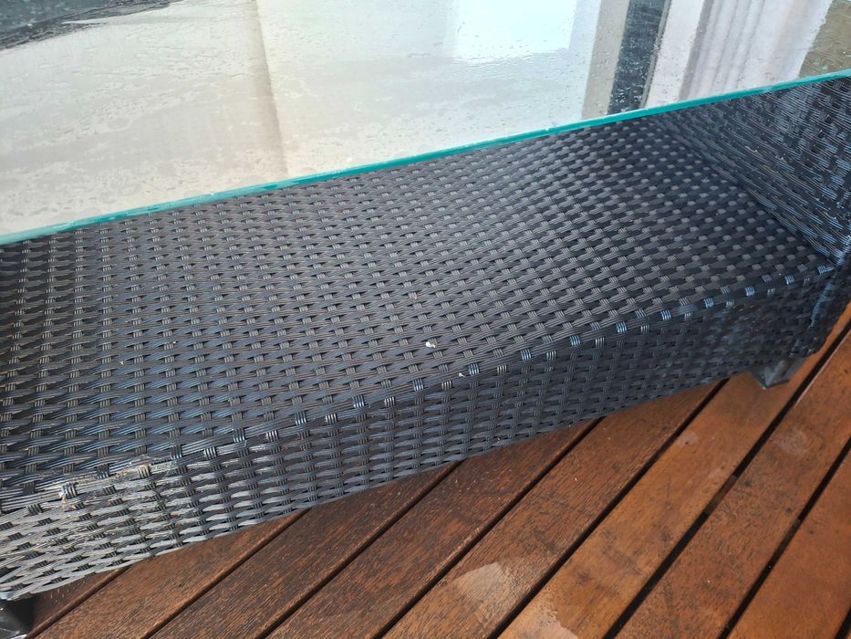 Cadeiras de jardim e mesa de exterior